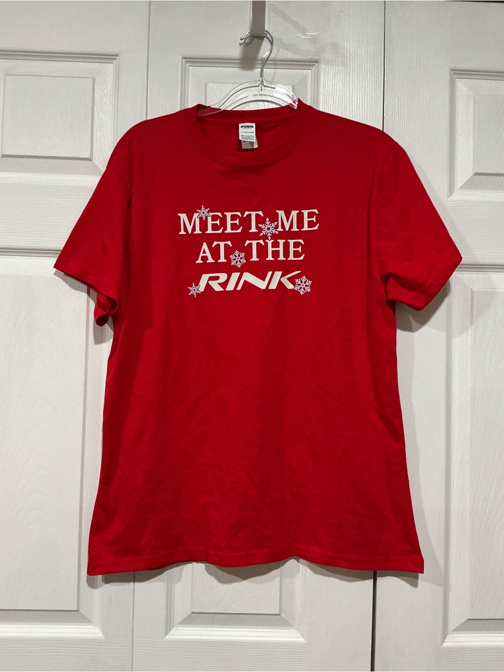 🤎 NWT Victoria’s Secret PINK “Meet Me At The Rink” Red T-shirt Small (01150)